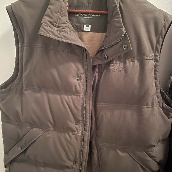 Eddie Bauer Men's Green Down Vest - Picture 2 of 4